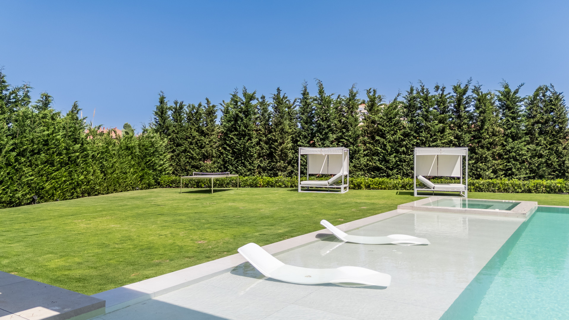 Exquisite Marke Neue Luxusvilla in Los Monteros Playa, Marbella Ost — Foto 33