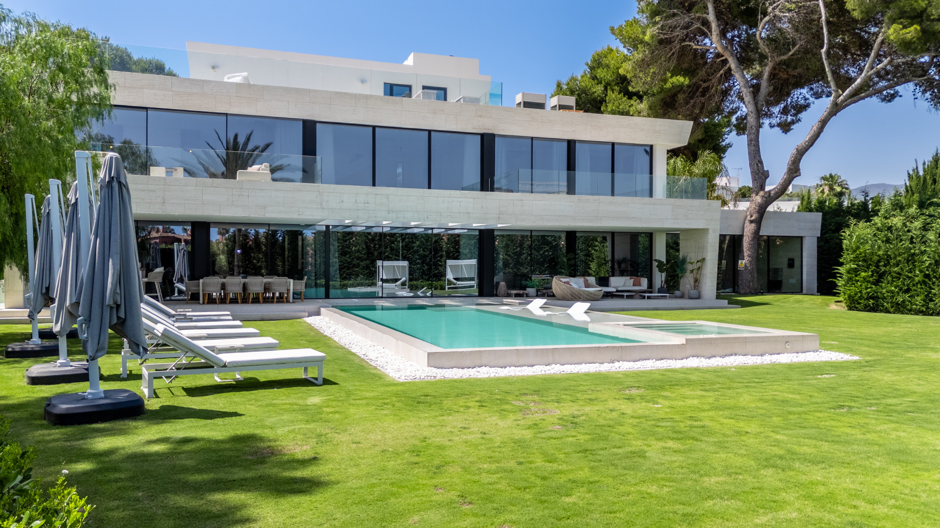 Exquisite Marke Neue Luxusvilla in Los Monteros Playa, Marbella Ost — Foto 32