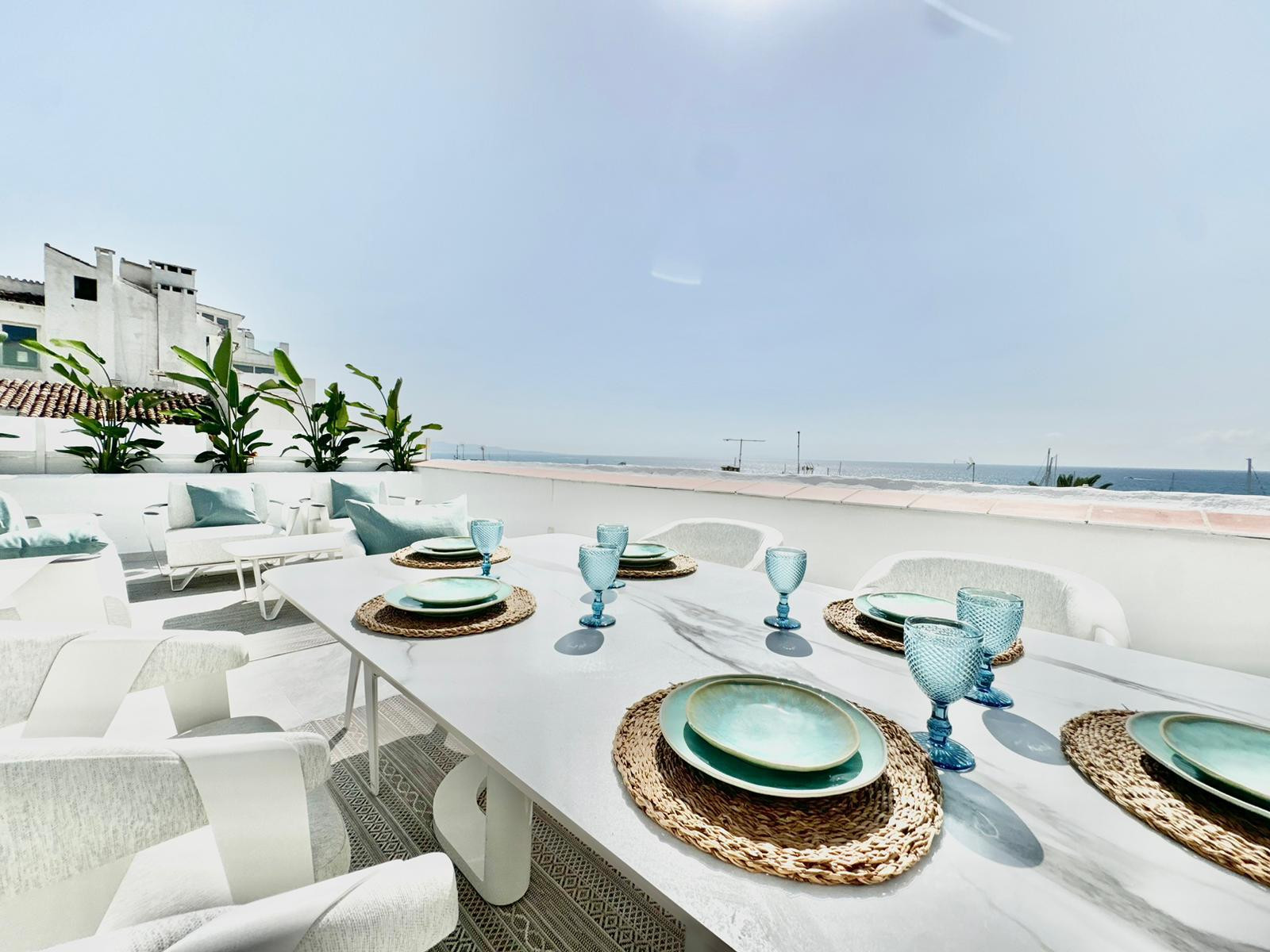 Impressive Apartment with Panoramic Sea Views in Puerto Banus, Marbella — photo 18