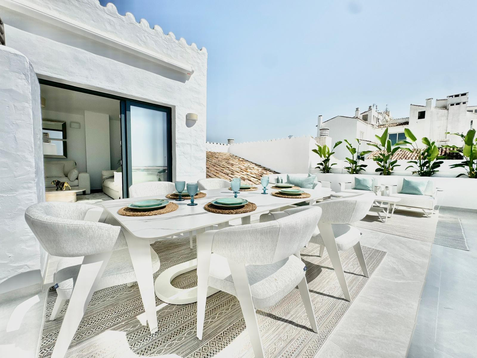 Impressive Apartment with Panoramic Sea Views in Puerto Banus, Marbella — photo 17