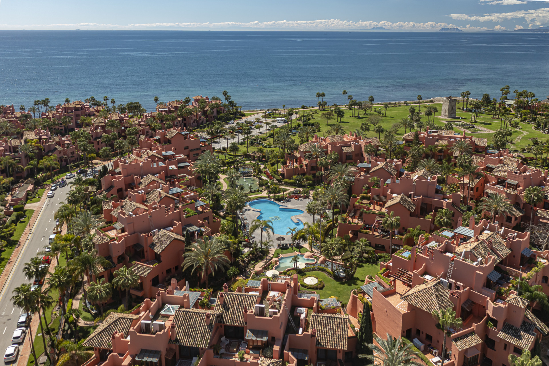 Excepcional Ático Duplex frente a la playa en la Milla de Oro de Estepona — foto 41