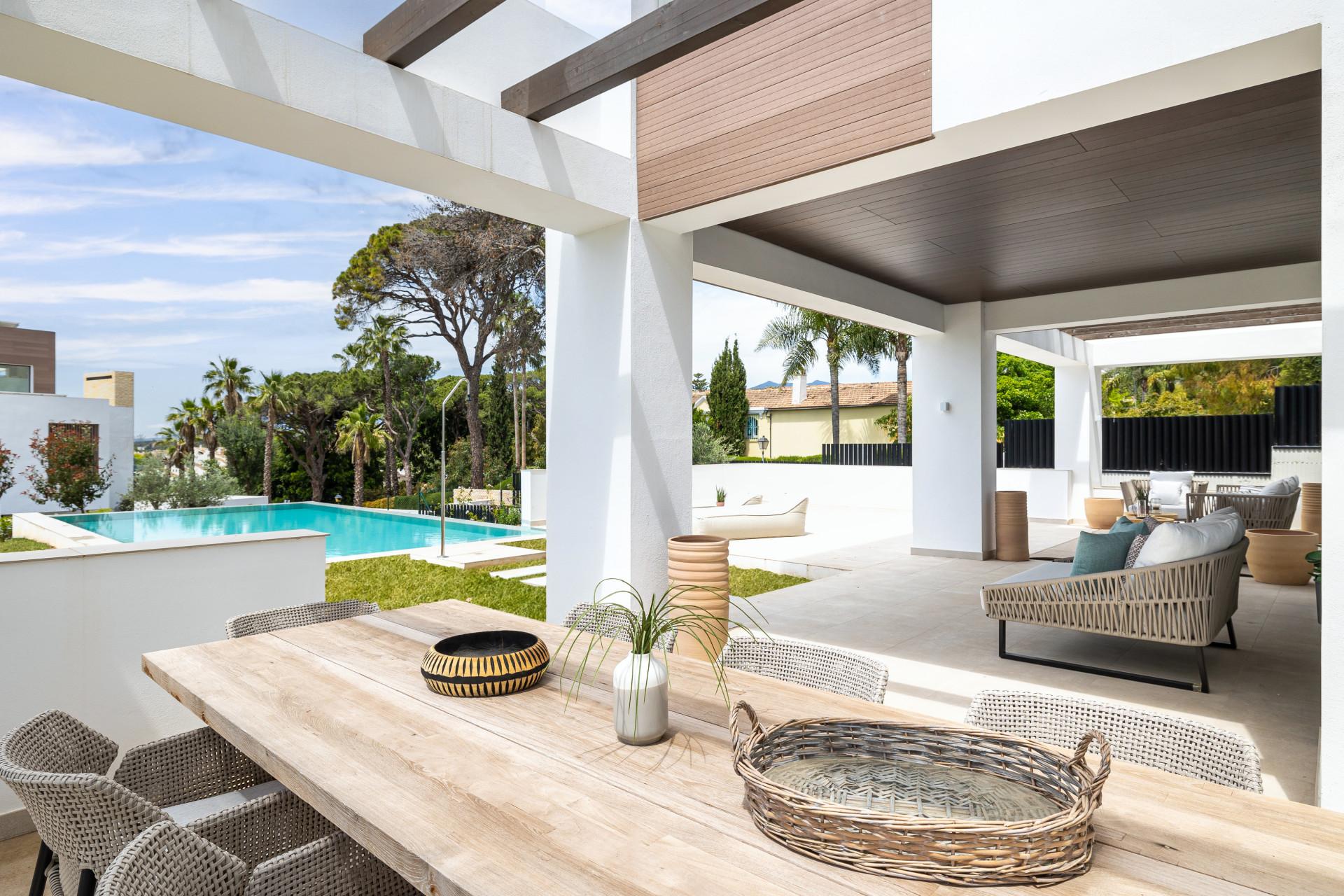Newly Built Luxury Villa in La Fuente, Marbella – Panoramic Sea, City & Mountain Views — photo 17