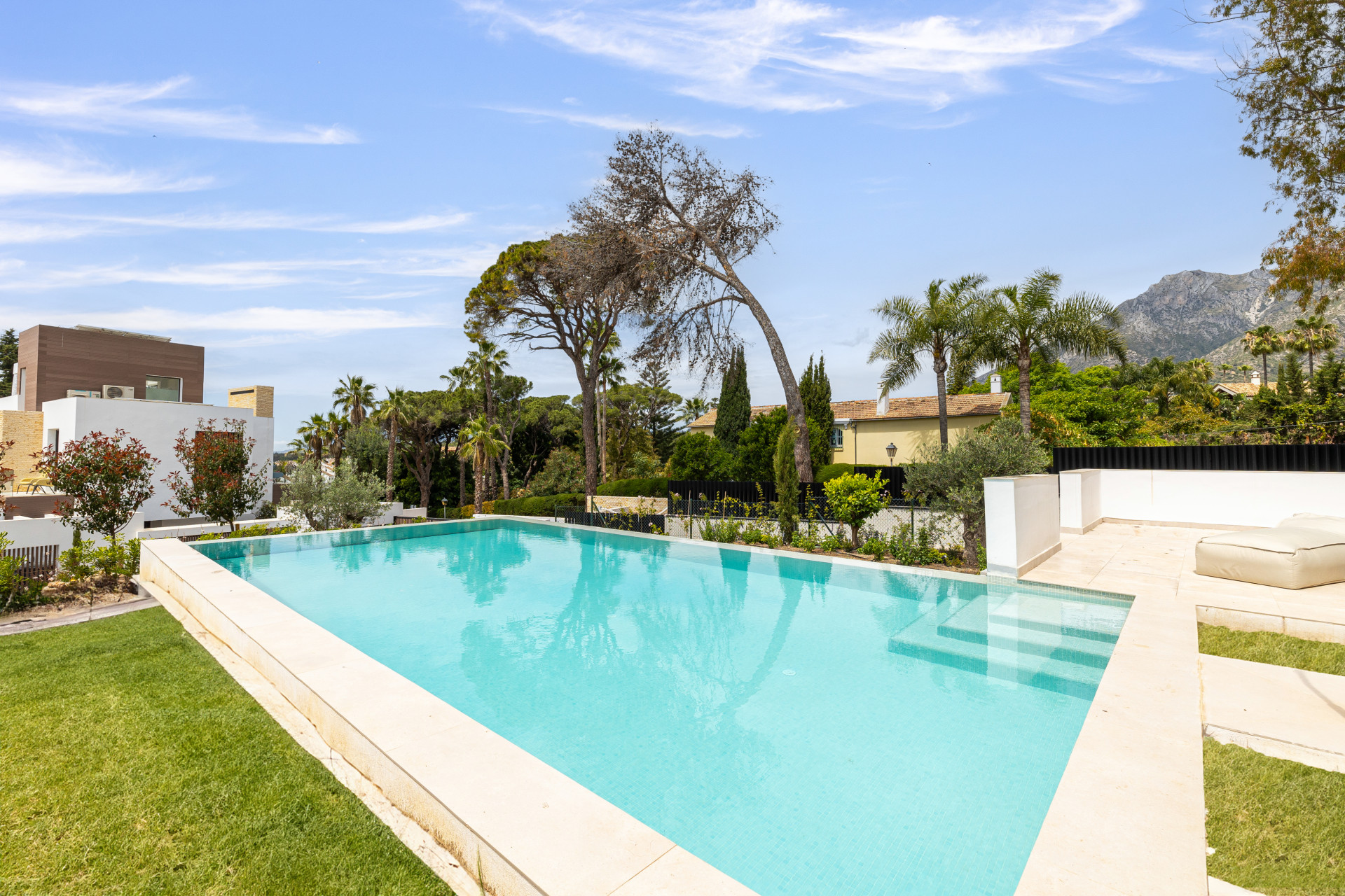 Newly Built Luxury Villa in La Fuente, Marbella – Panoramic Sea, City & Mountain Views — photo 19