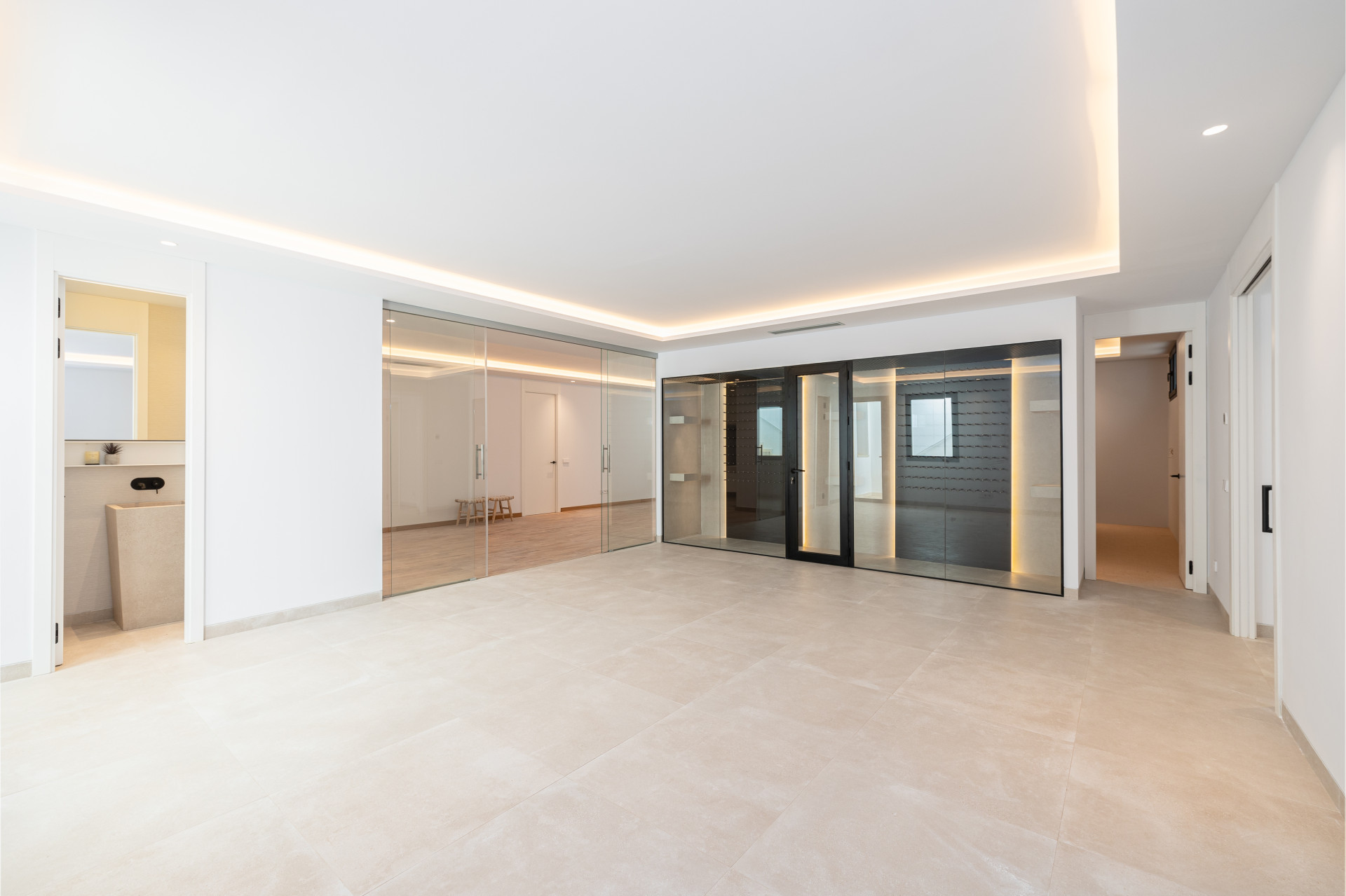 Newly Built Luxury Villa in La Fuente, Marbella – Panoramic Sea, City & Mountain Views — photo 16