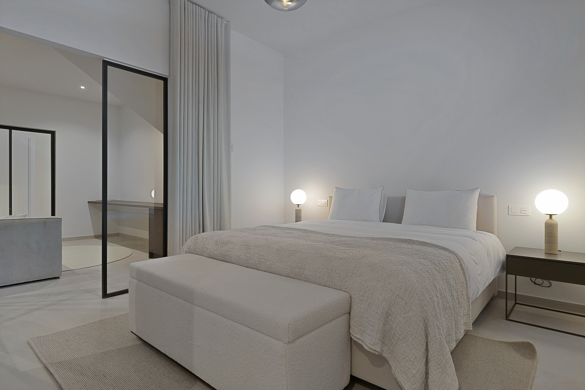 Font-line Golf Luxurious 5-Bedroom Villa in Atalaya Golf, Estepona — photo 31
