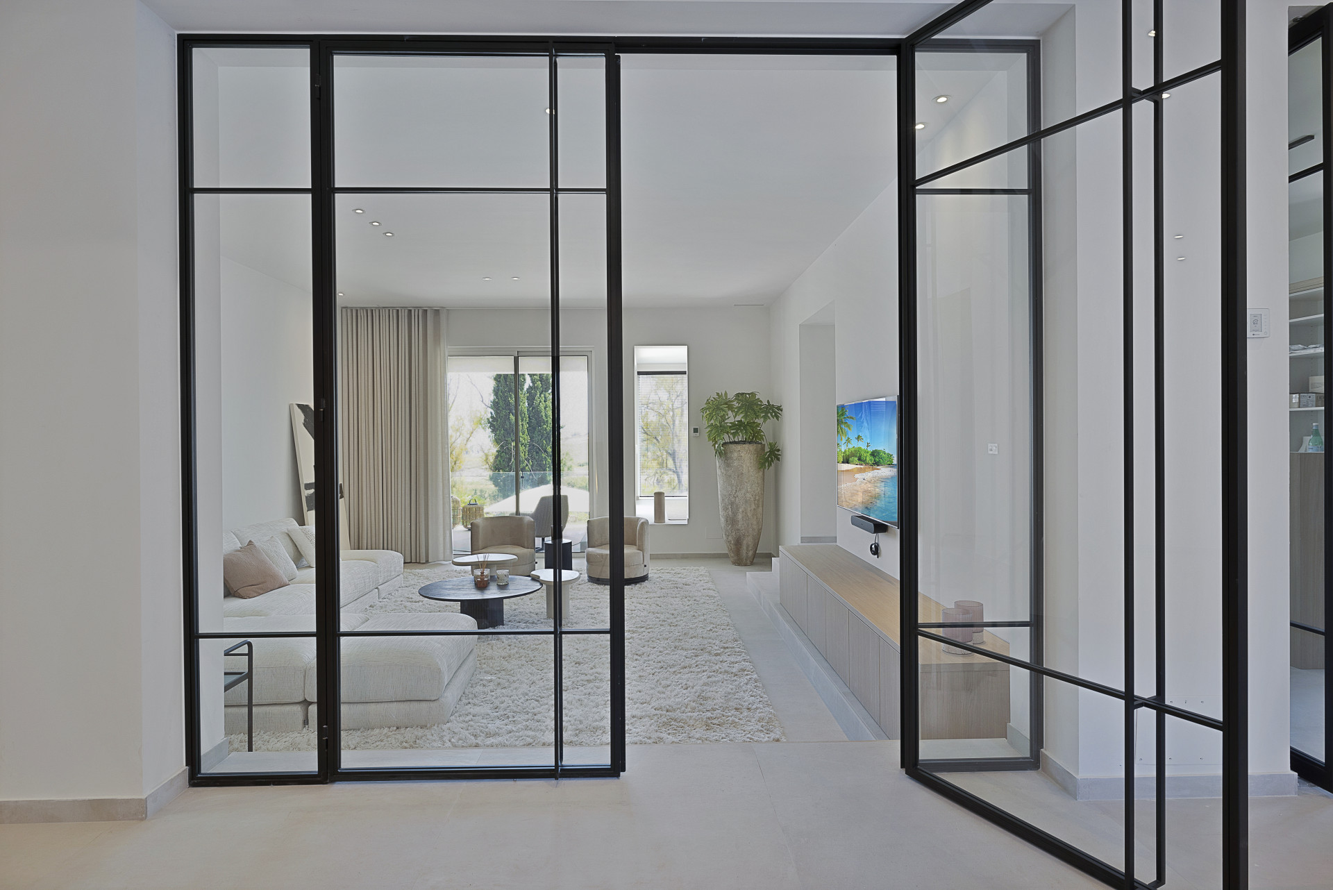 Font-line Golf Luxurious 5-Bedroom Villa in Atalaya Golf, Estepona — photo 30