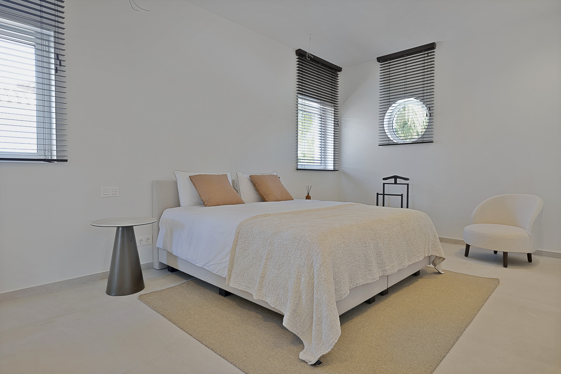 Font-line Golf Luxurious 5-Bedroom Villa in Atalaya Golf, Estepona — photo 17