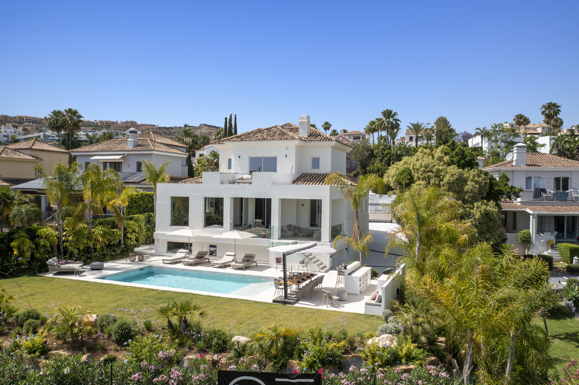 Font-line Golf Luxurious 5-Bedroom Villa in Atalaya Golf, Estepona — photo 25