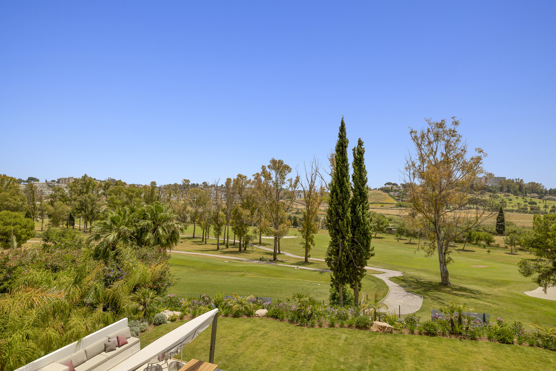 Font-line Golf Luxurious 5-Bedroom Villa in Atalaya Golf, Estepona — photo 27