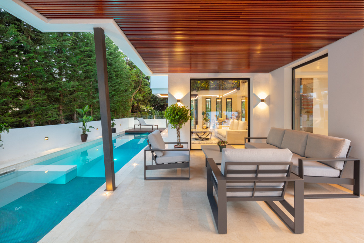 Prachtige 5-slaapkamer villa in Marbella's Exclusieve Casablanca Beach Villas — foto 2