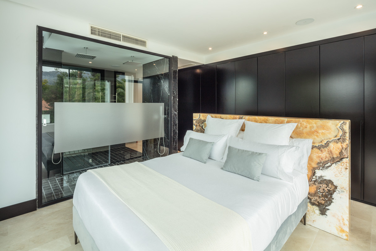 Prachtige 5-slaapkamer villa in Marbella's Exclusieve Casablanca Beach Villas — foto 12