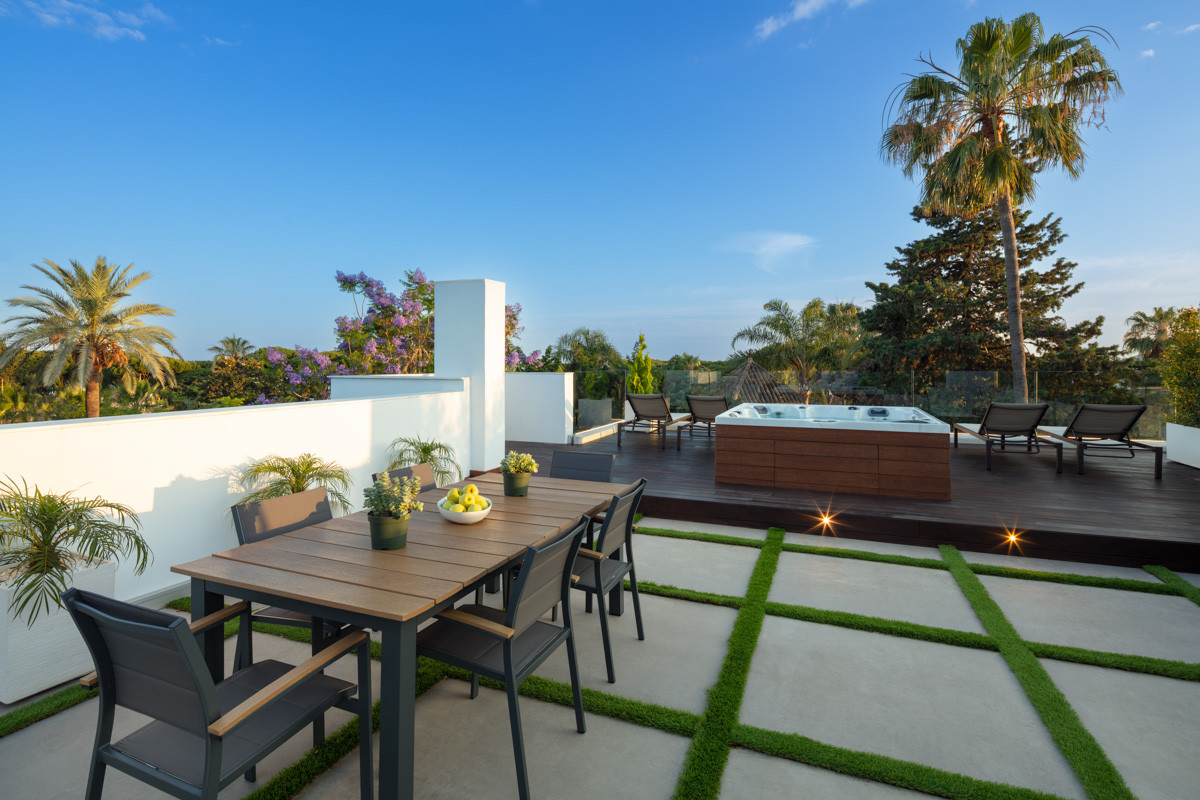 Prachtige 5-slaapkamer villa in Marbella's Exclusieve Casablanca Beach Villas — foto 17