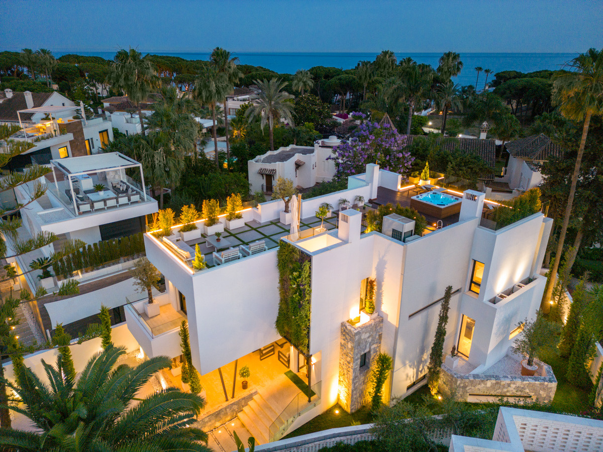 Prachtige 5-slaapkamer villa in Marbella's Exclusieve Casablanca Beach Villas — foto 25