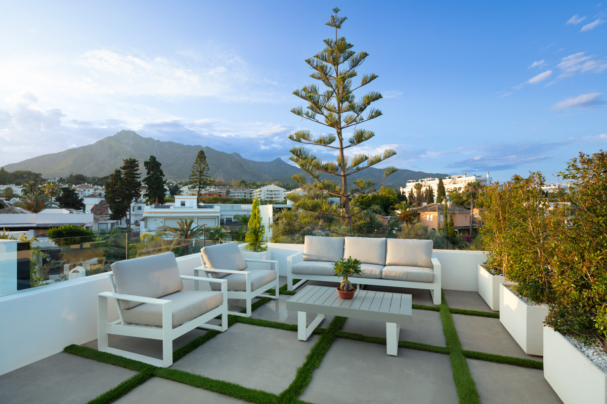 Prachtige 5-slaapkamer villa in Marbella's Exclusieve Casablanca Beach Villas — foto 18