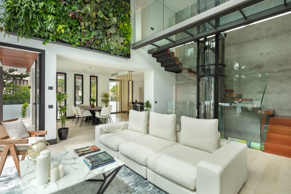 Prachtige 5-slaapkamer villa in Marbella's Exclusieve Casablanca Beach Villas — foto 5