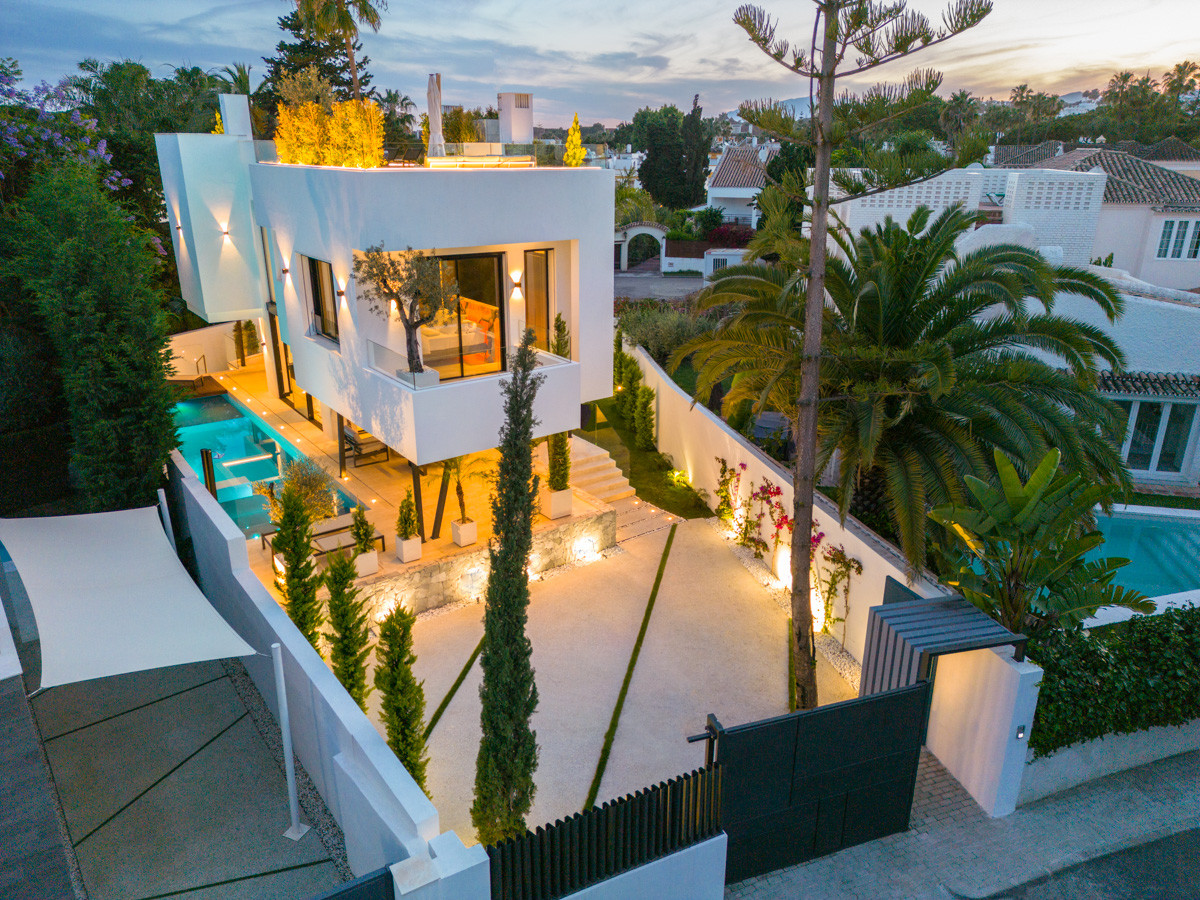 Prachtige 5-slaapkamer villa in Marbella's Exclusieve Casablanca Beach Villas — foto 26