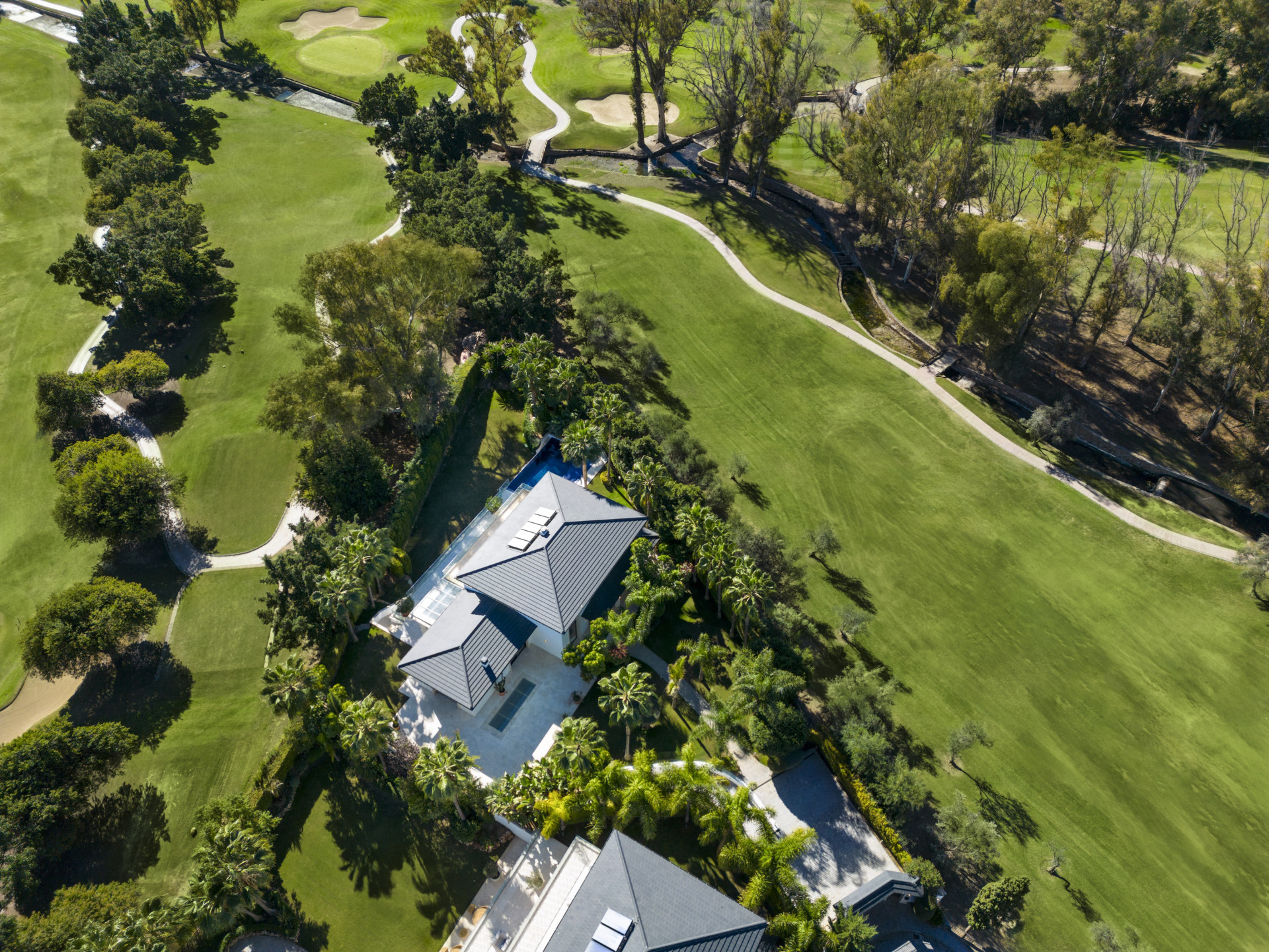 Exquisite Frontline Golf Villa in Nueva Andalucia — foto 23