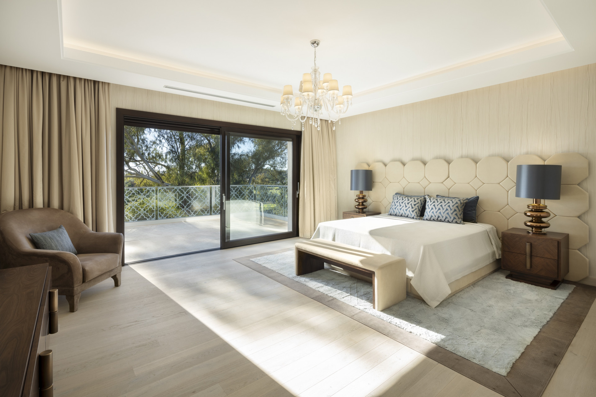 Exquisite Frontline Golf Villa in Nueva Andalucia — foto 9