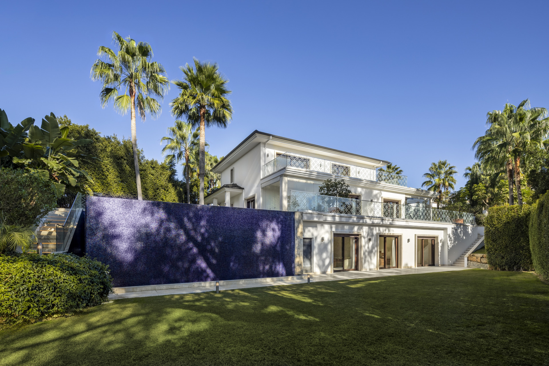 Exquisite Frontline Golf Villa in Nueva Andalucia — foto 19