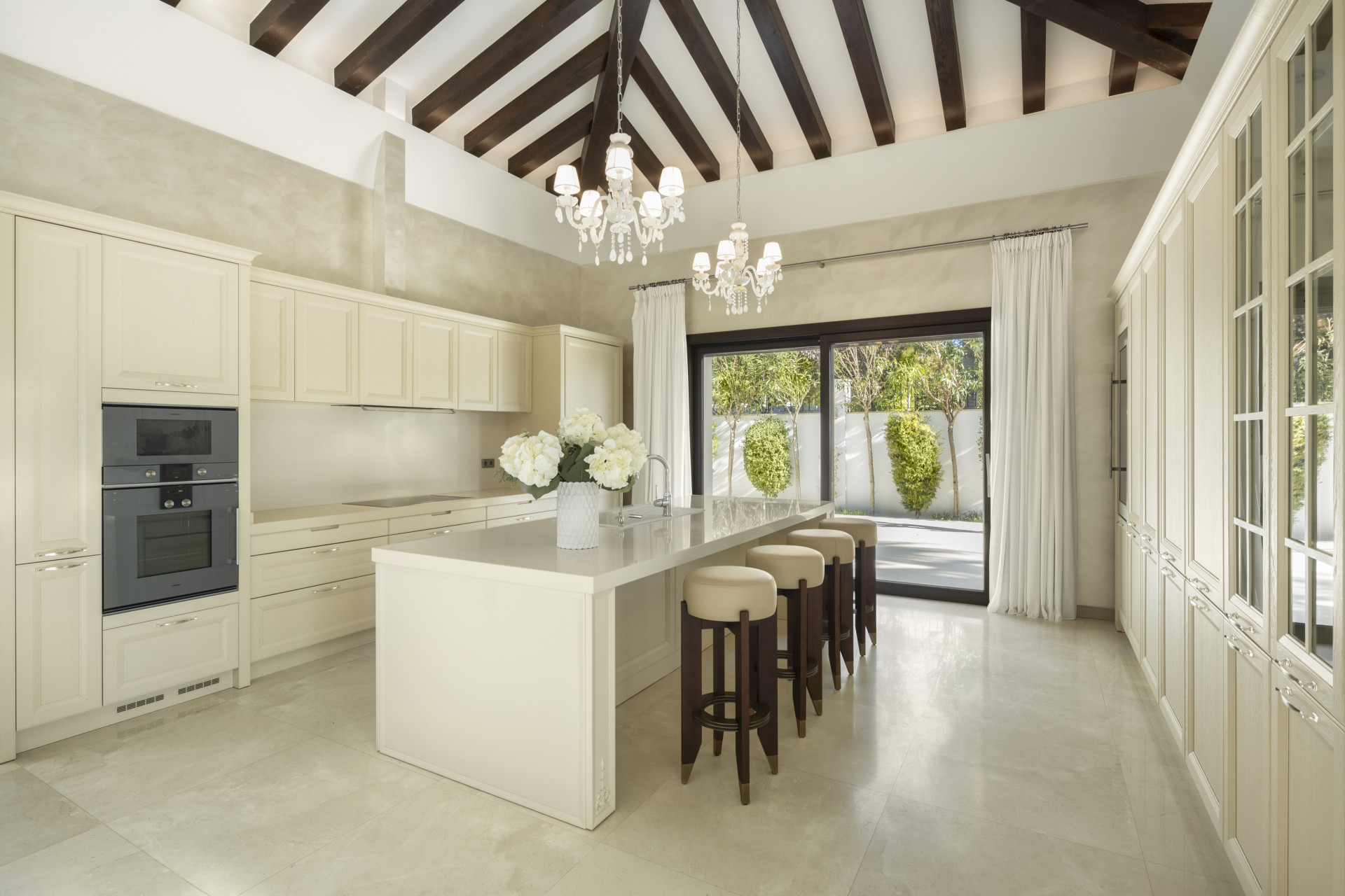 Exquisite Frontline Golf Villa in Nueva Andalucia — foto 5
