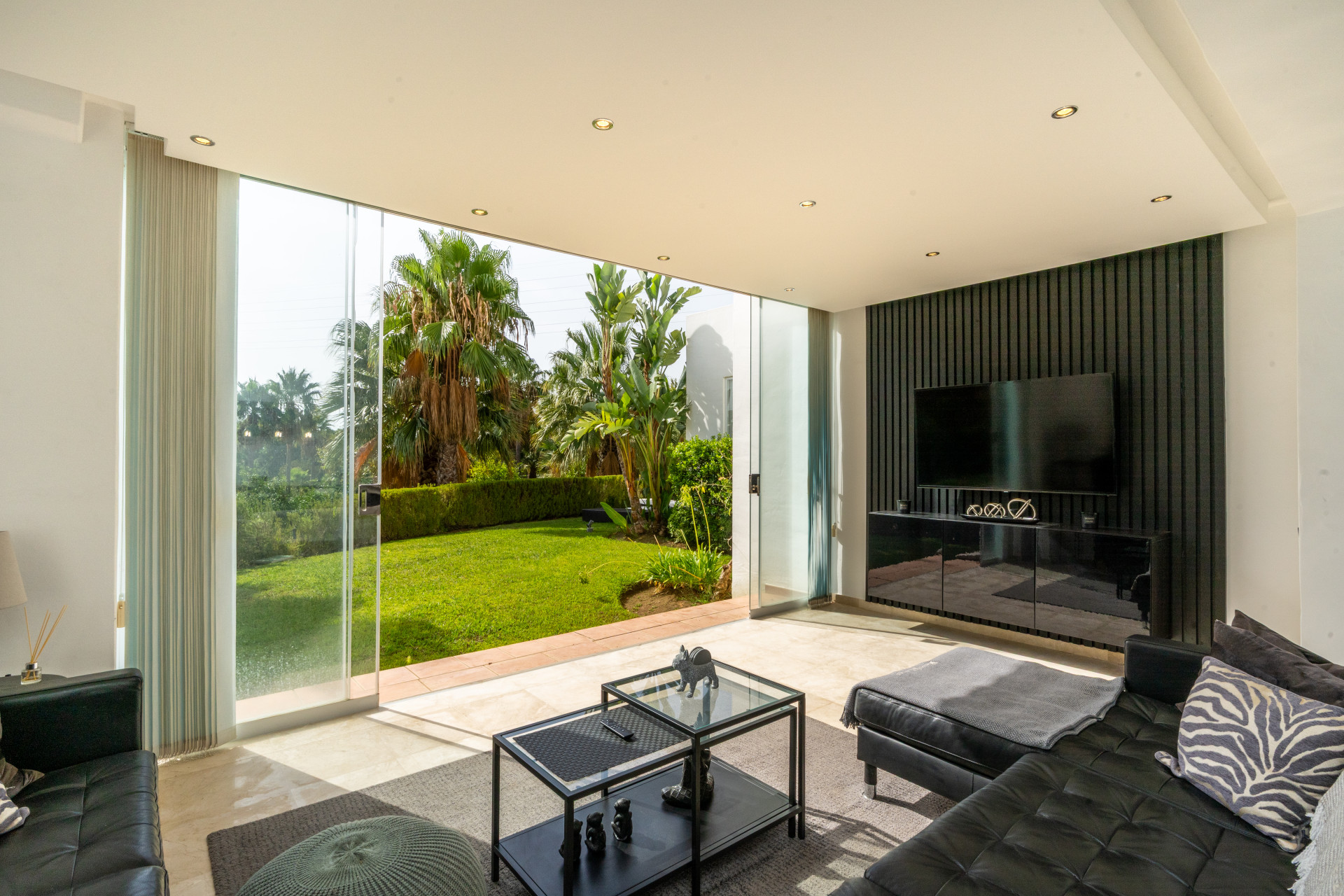 Luxuriöse Erdgeschosswohnung in Alcazaba Lagoon, Casares — Foto 1