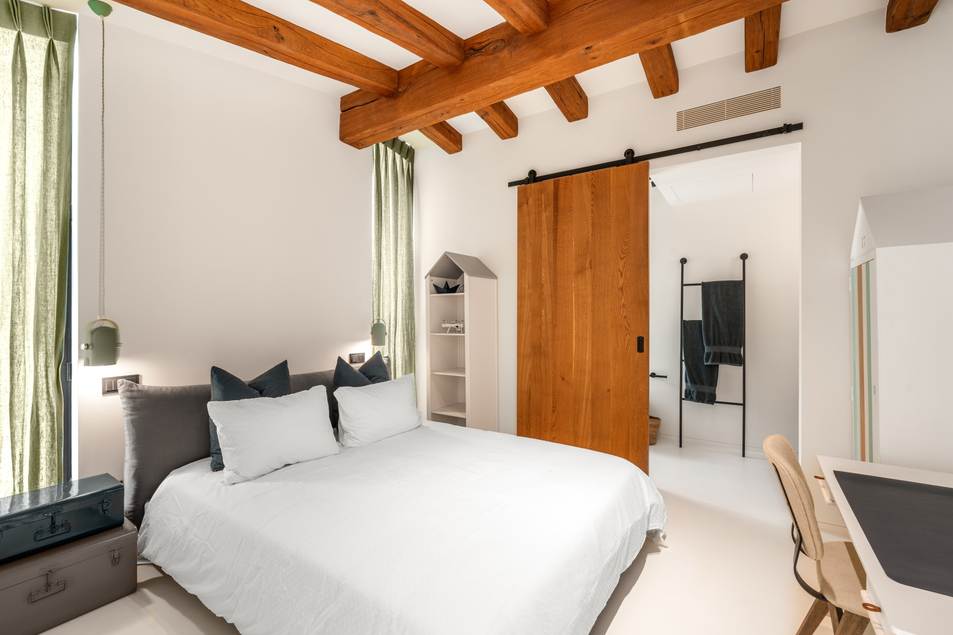Luxury Front-Line Golf Villa in Nueva Andalucía, Marbella — photo 17