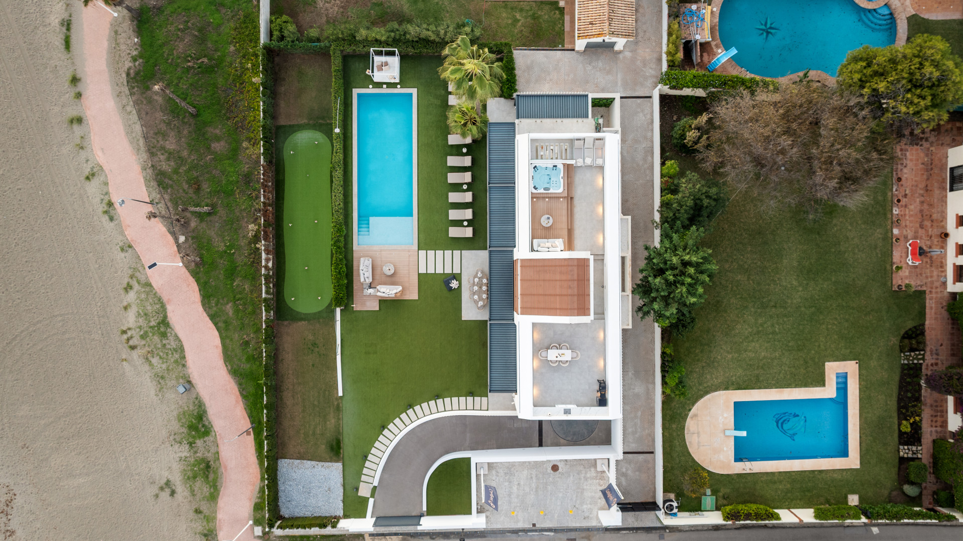 Luxury Beachside Villa on the New Golden Mile, Estepona — photo 32