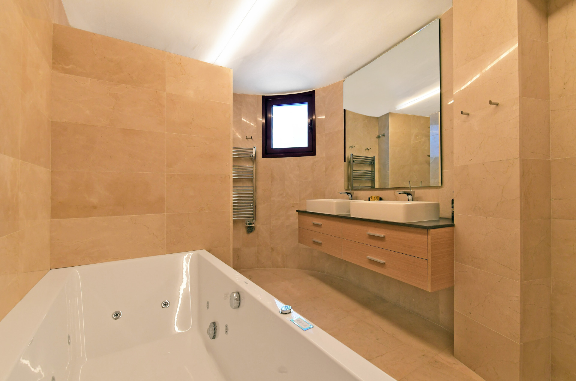 Luxurious 7-Bedroom Villa in Nueva Andalucia's Golf Valley — foto 30