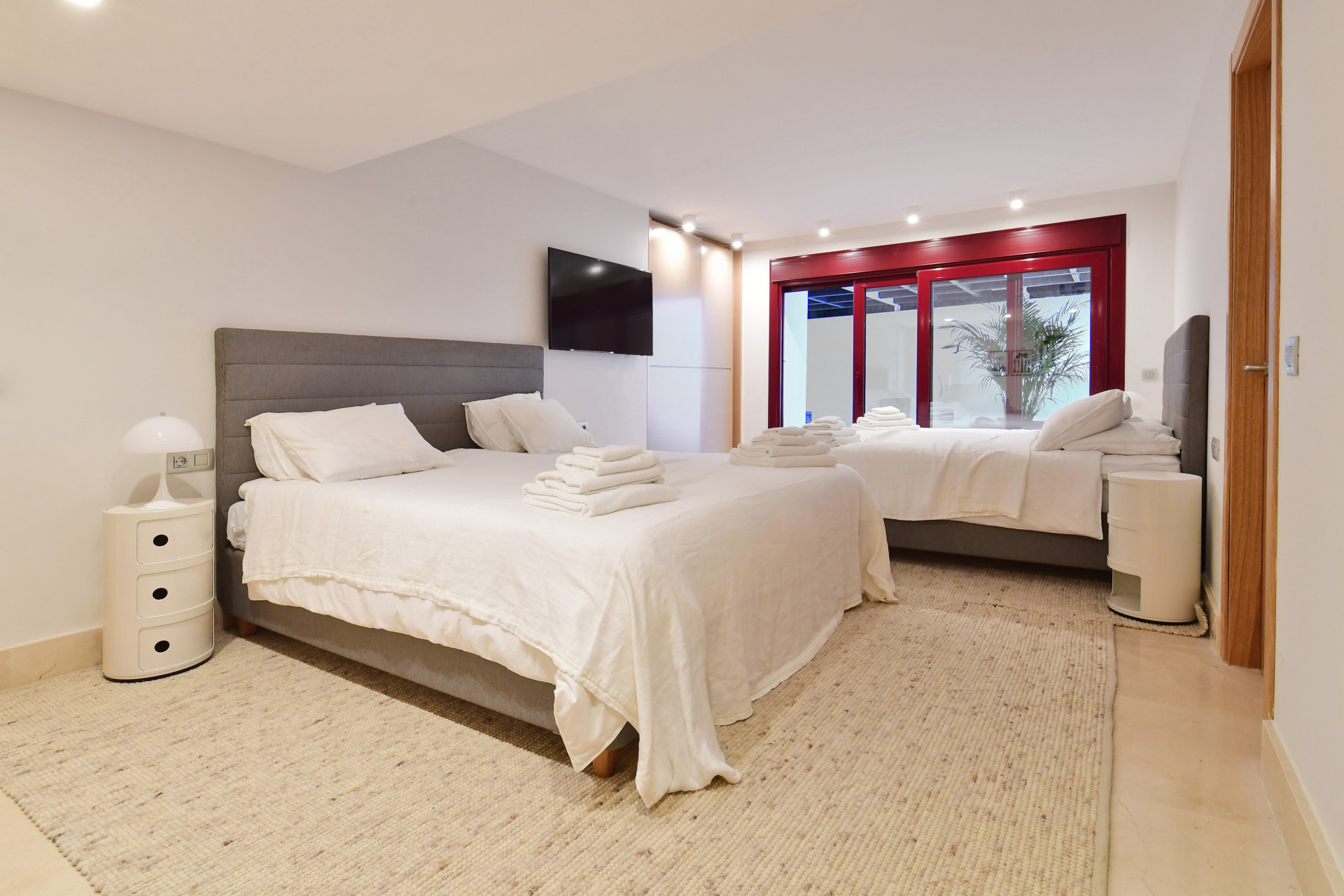 Luxurious 7-Bedroom Villa in Nueva Andalucia's Golf Valley — foto 28