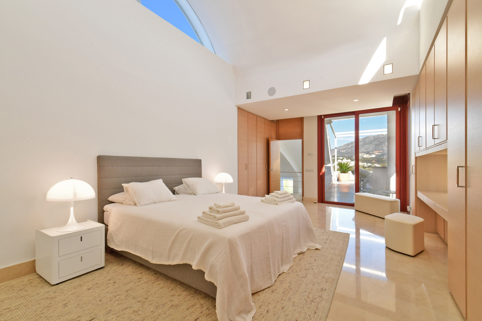 Luxurious 7-Bedroom Villa in Nueva Andalucia's Golf Valley — foto 16