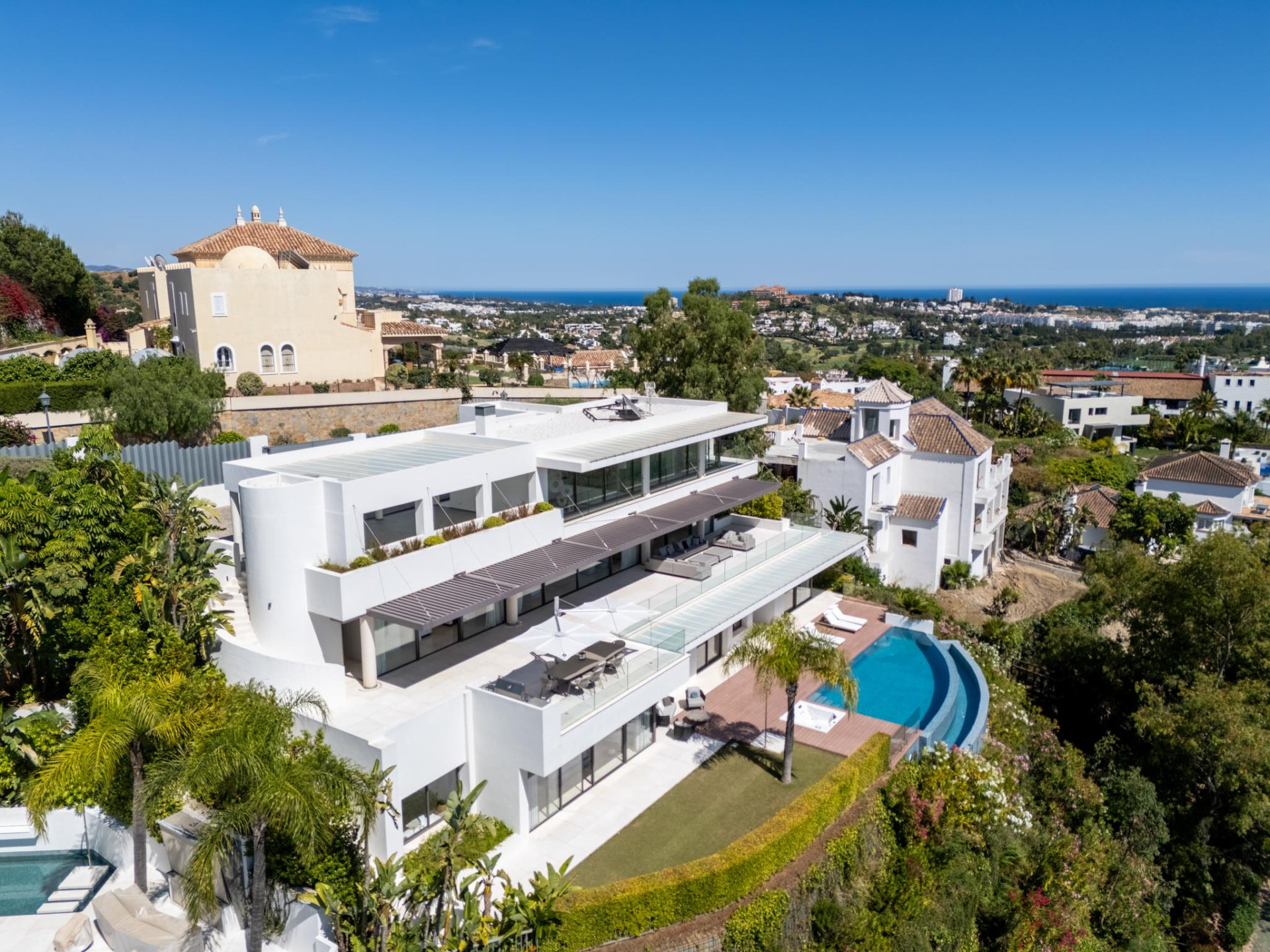 Contemporary Luxury Villa in La Quinta, Benahavis — photo 37