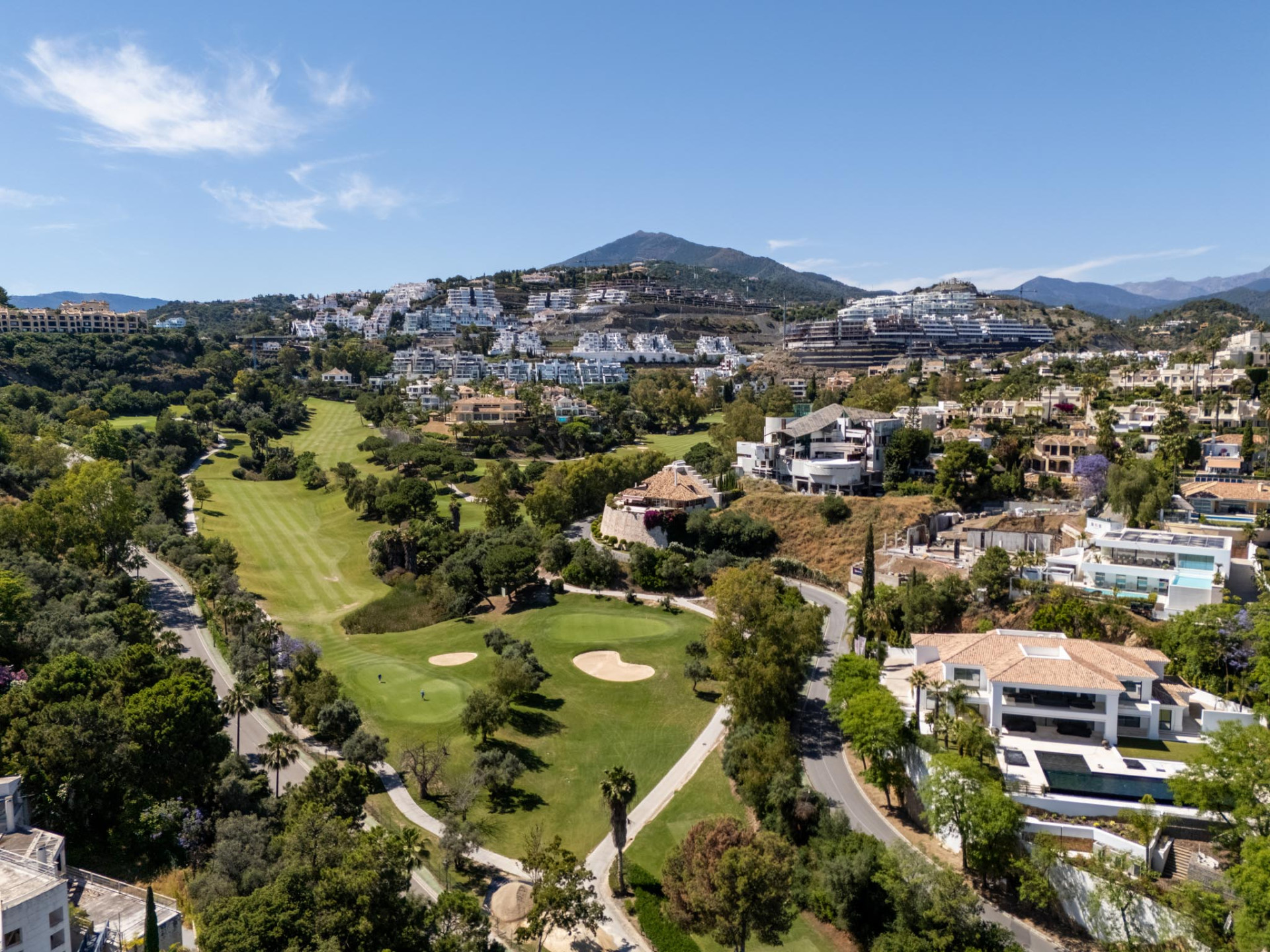 Contemporary Luxury Villa in La Quinta, Benahavis — photo 42