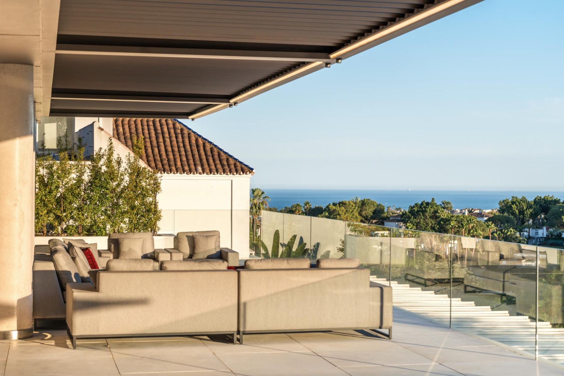 Contemporary Luxury Villa in La Quinta, Benahavis — photo 32