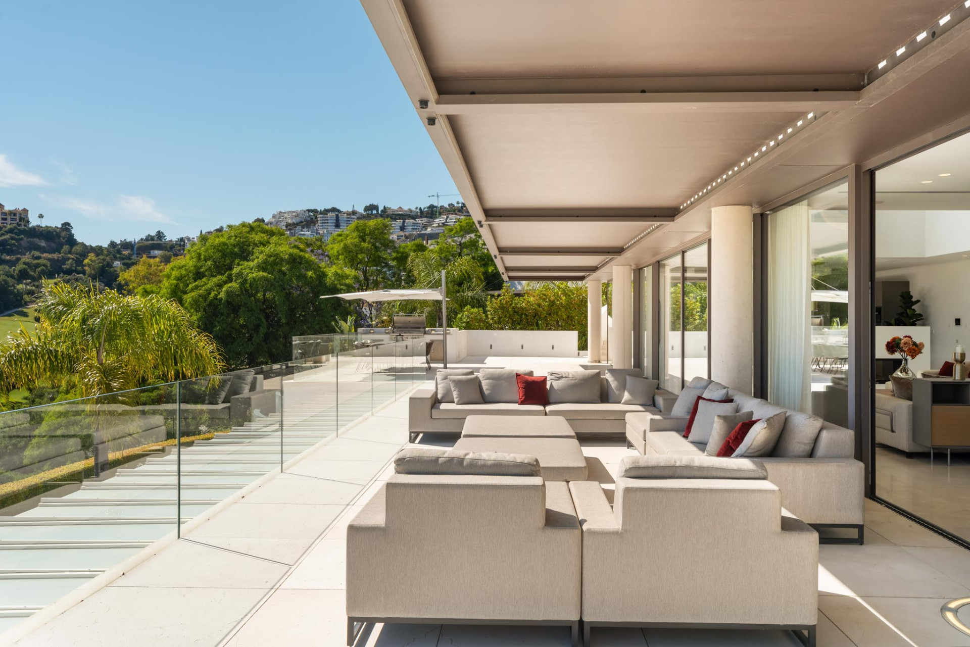Contemporary Luxury Villa in La Quinta, Benahavis — photo 30