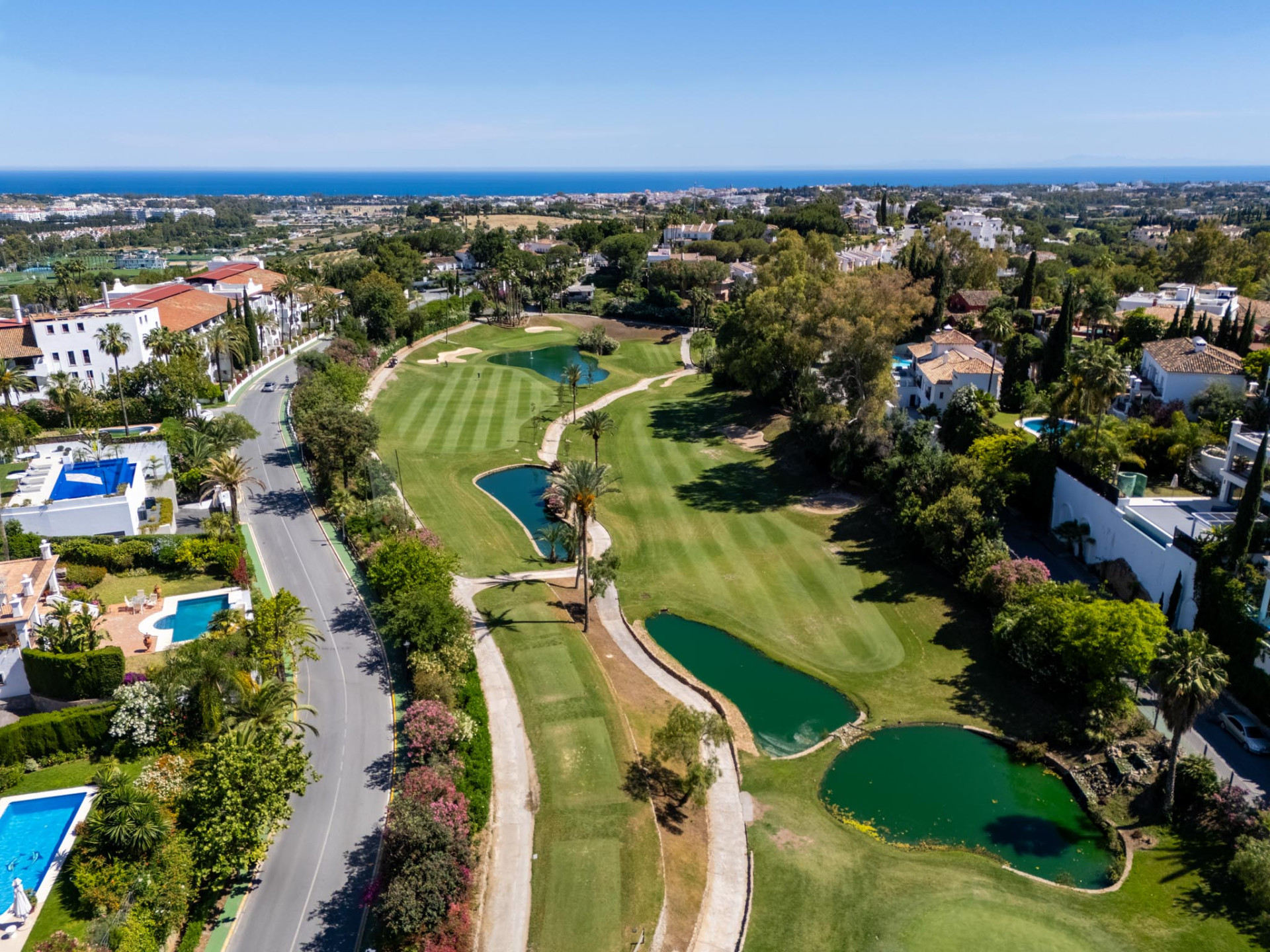 Contemporary Luxury Villa in La Quinta, Benahavis — photo 41