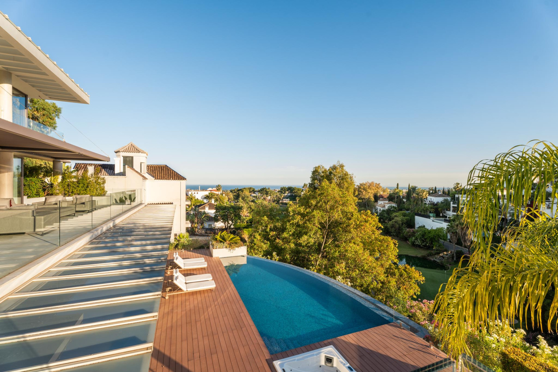 Contemporary Luxury Villa in La Quinta, Benahavis — photo 34
