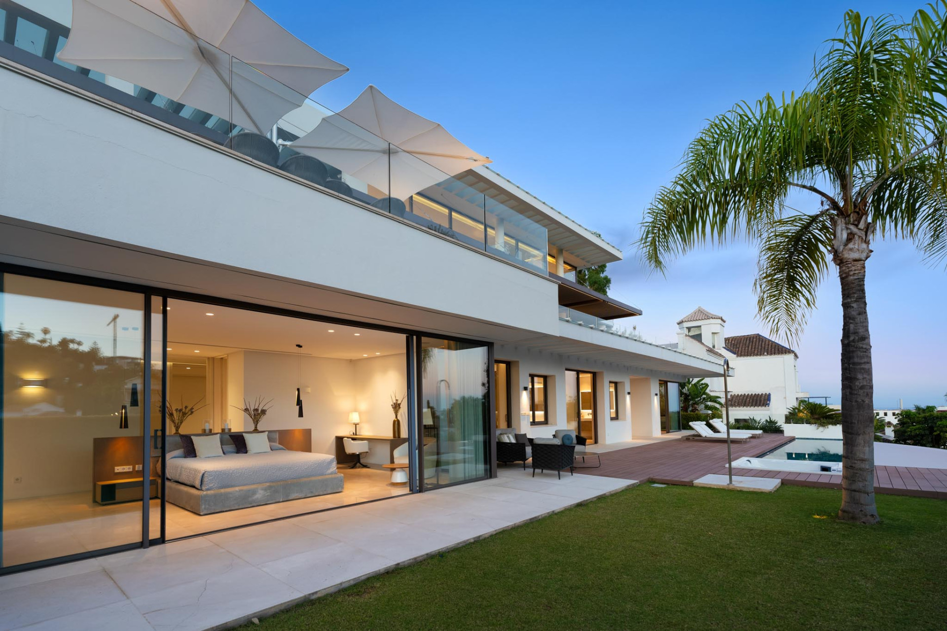 Contemporary Luxury Villa in La Quinta, Benahavis — photo 40