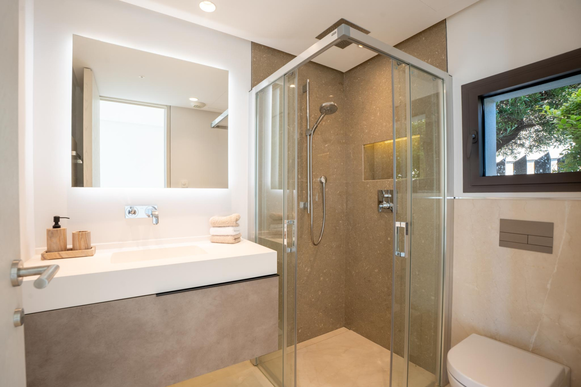Contemporary Luxury Villa in La Quinta, Benahavis — photo 19
