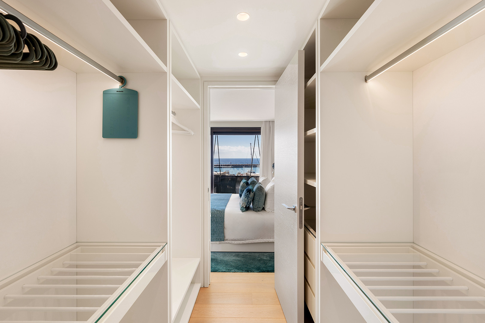 Luxuriöse Strandwohnung in Marbellas Puerto Banus — Foto 27