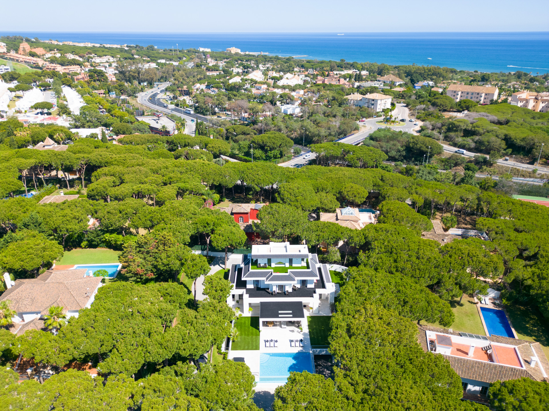Lujosa Villa de 6 dormitorios en Hacienda las Chapas, Marbella Este — foto 31