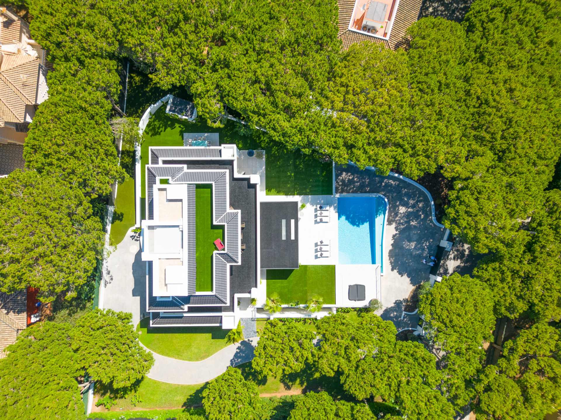 Lujosa Villa de 6 dormitorios en Hacienda las Chapas, Marbella Este — foto 30