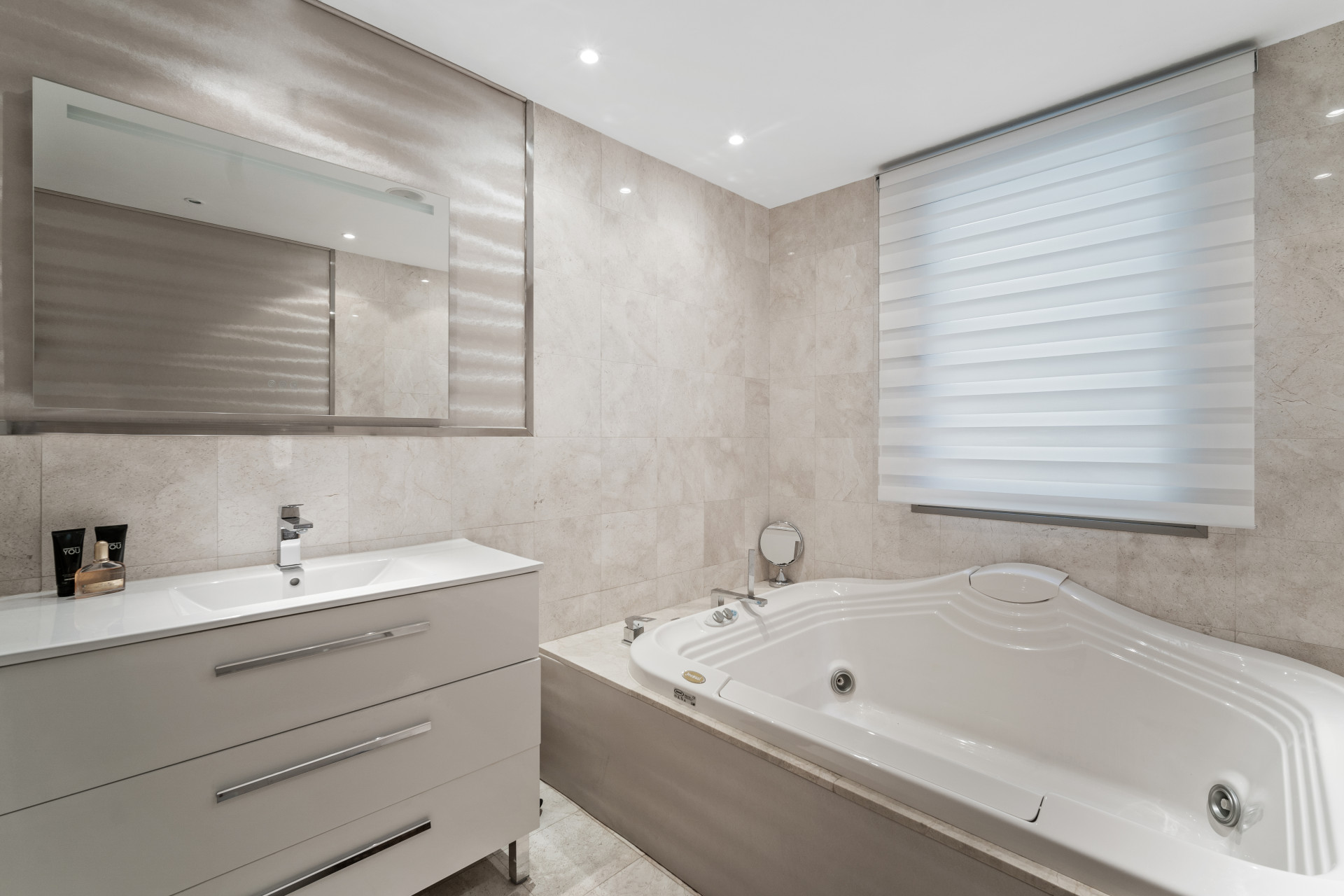 Lujosa Villa de 6 dormitorios en Hacienda las Chapas, Marbella Este — foto 15