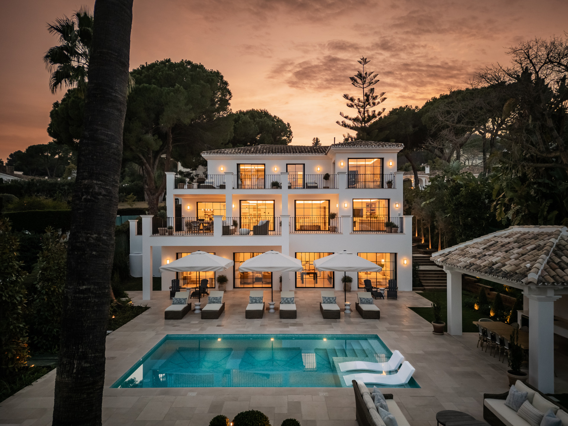 Luxurious villa completely refurbished with stunning golf and mountain views
