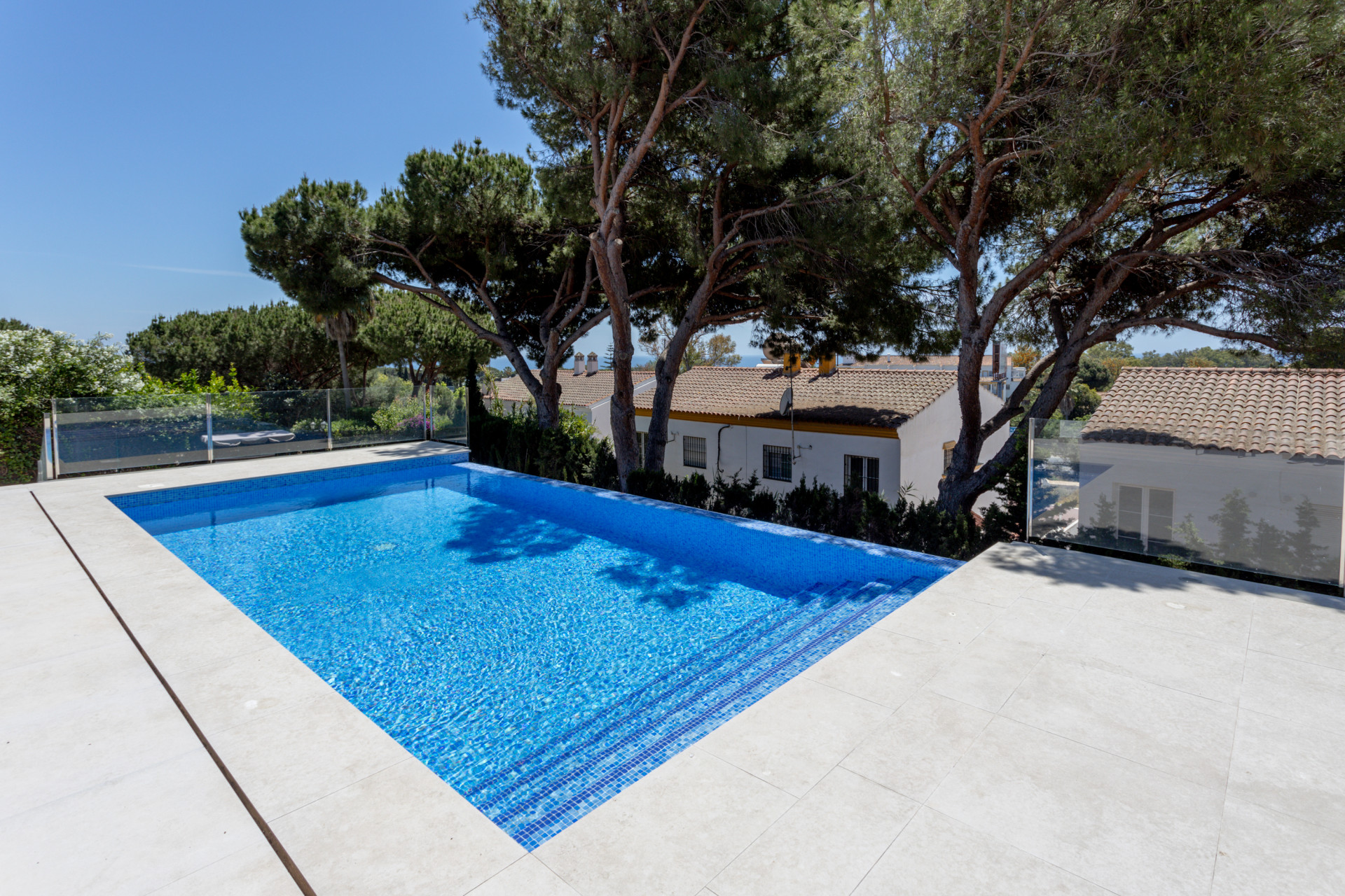 Villa · Marbella Este — 1