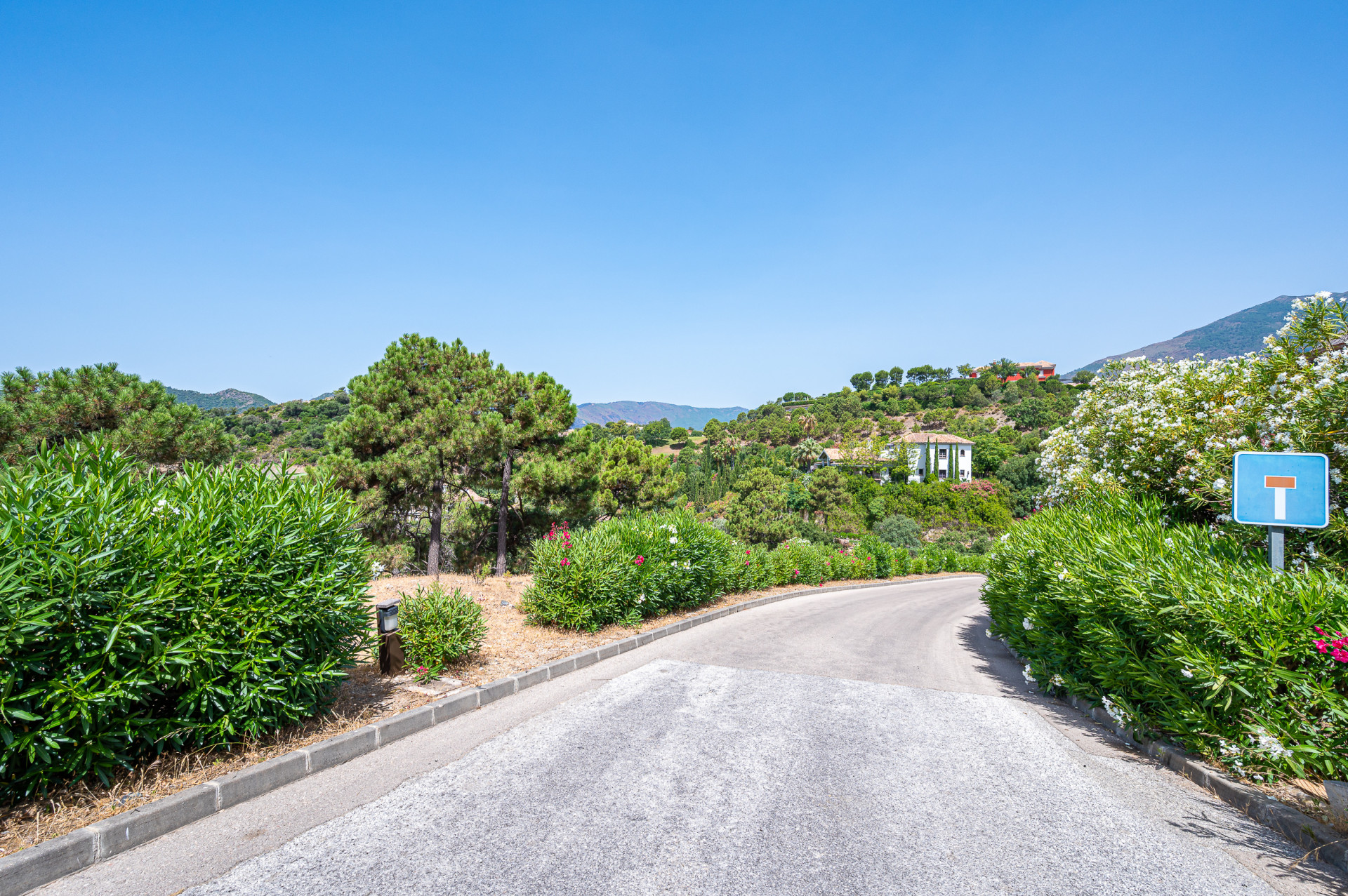 Southwest facing plot in La Zagaleta with a spectacular villa project