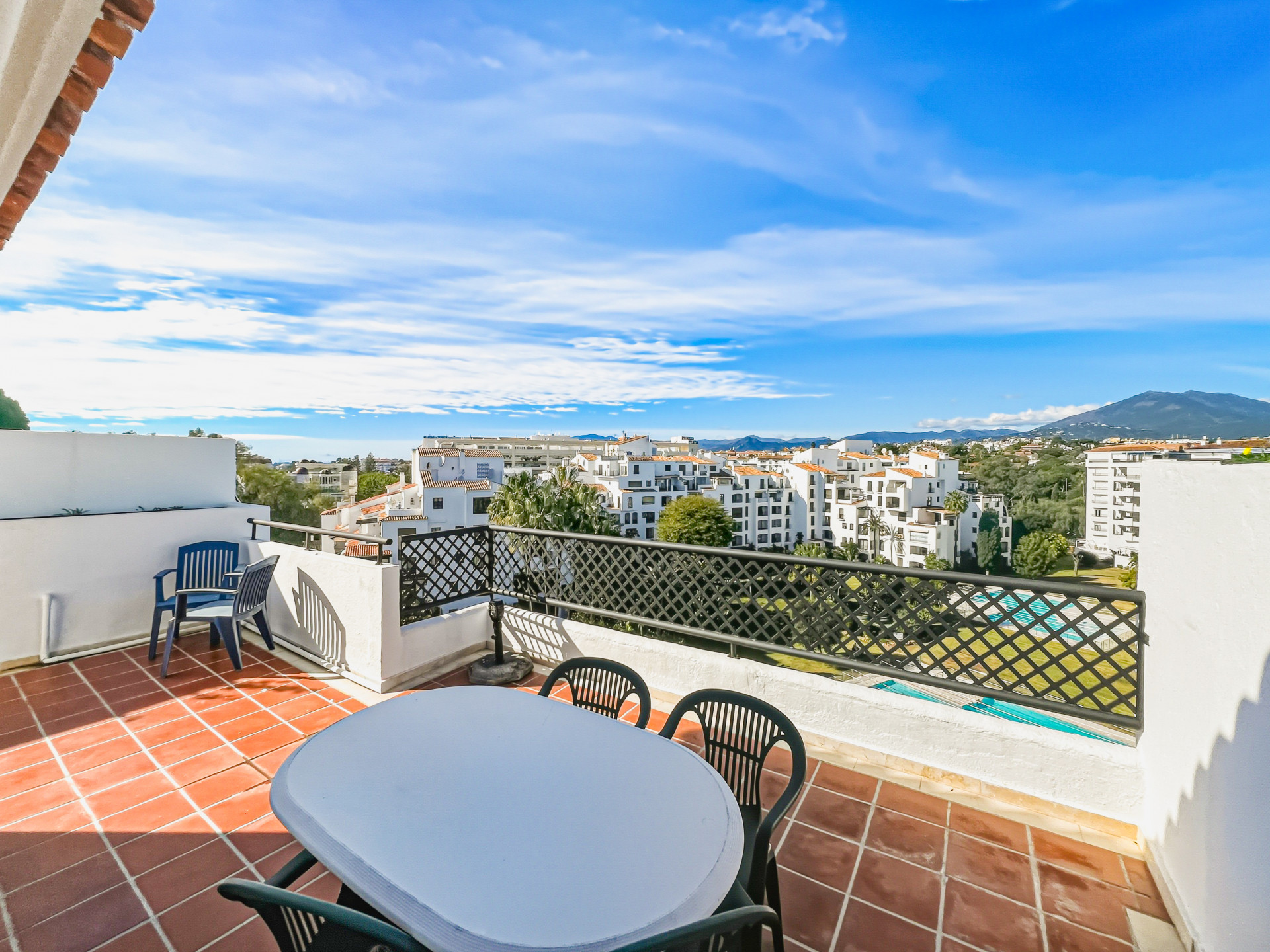 Duplex Penthouse · Marbella - Puerto Banus thumbnail 4
