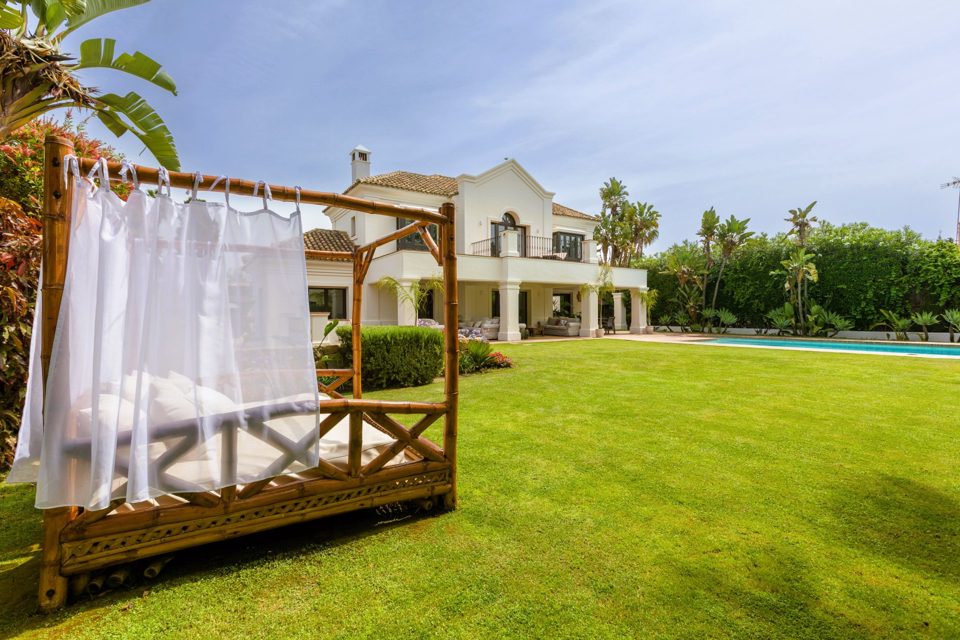 Beachside <b>Villa</b> in excellent conditions in Estepona East, <b>Estepona</b> - 2