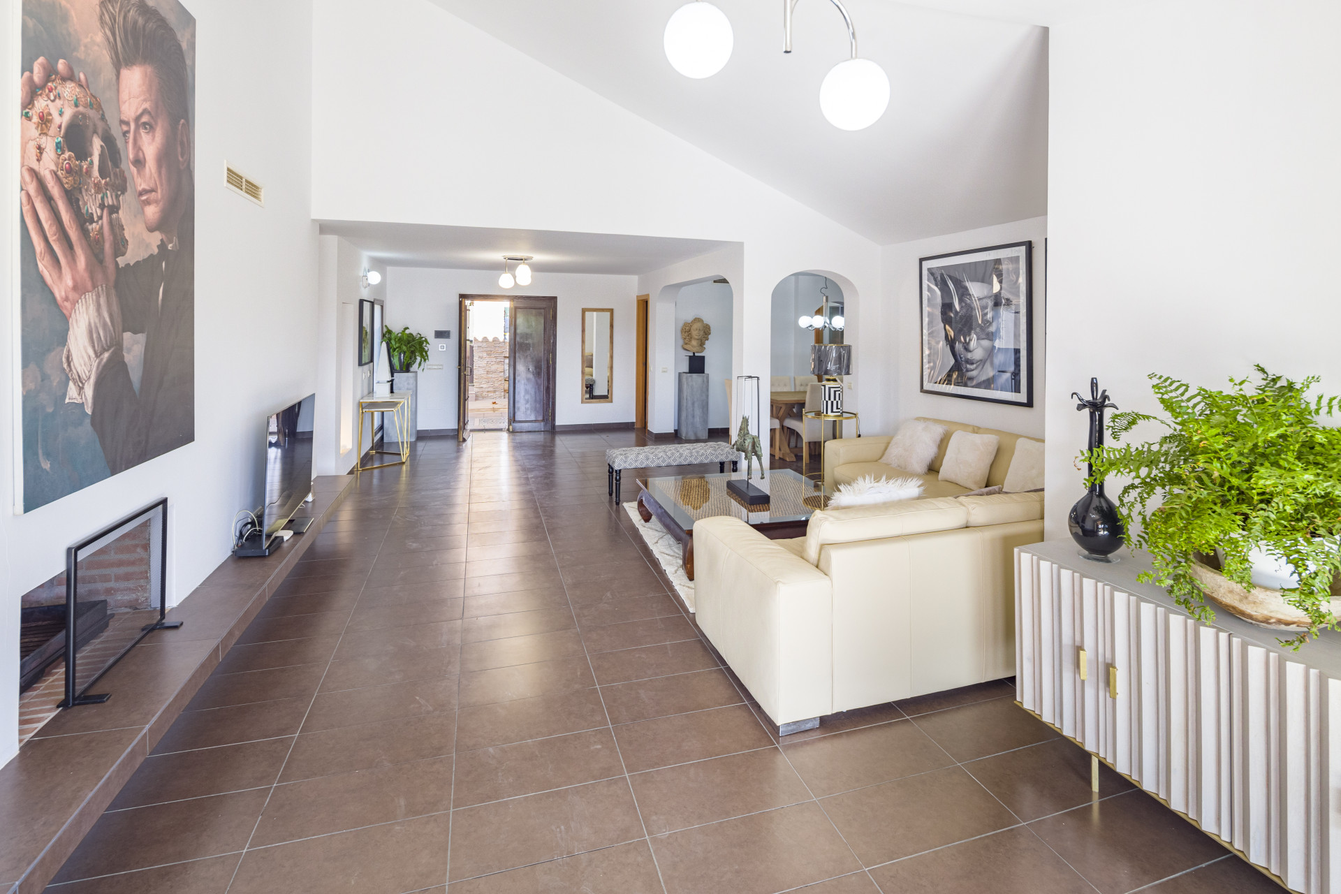 Excelente <b>Villa</b> con vistas al mar en Oasis de Marbella, <b>Marbella Golden Mile</b> - 3