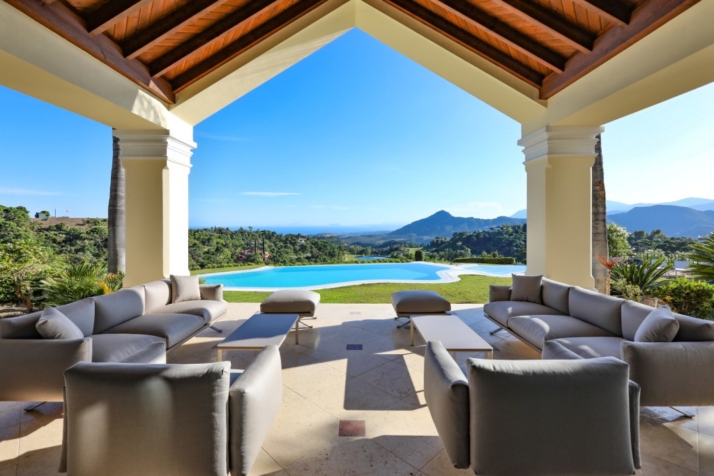 Extraordinaria <b>Villa</b> con vistas panorámicas al mar en La Zagaleta, <b>Benahavis</b> - 2