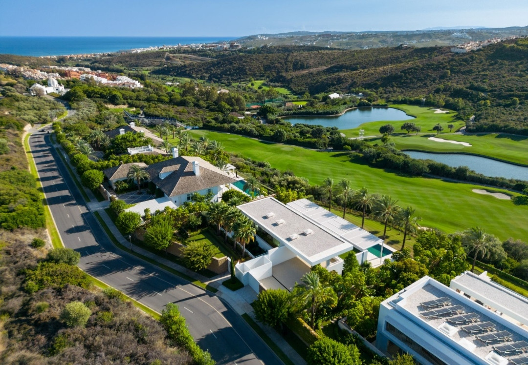<b>Villa</b> en primera línea de golf en Casares del Sol - Casares Golf, <b>Casares</b> - 2